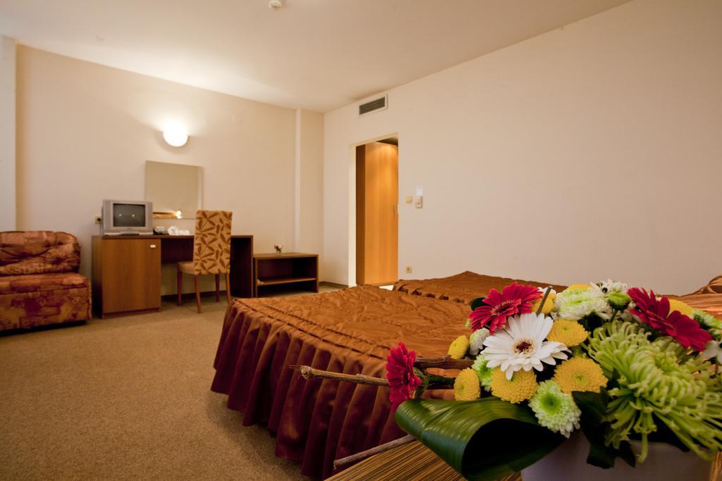 Hotel Intelcoop Plovdiv Quarto foto